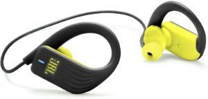 Gli auricolari in ear Bluetooth wireless JBL Endurance SPRINT offrono 8 ore di sound ad alta qualità.