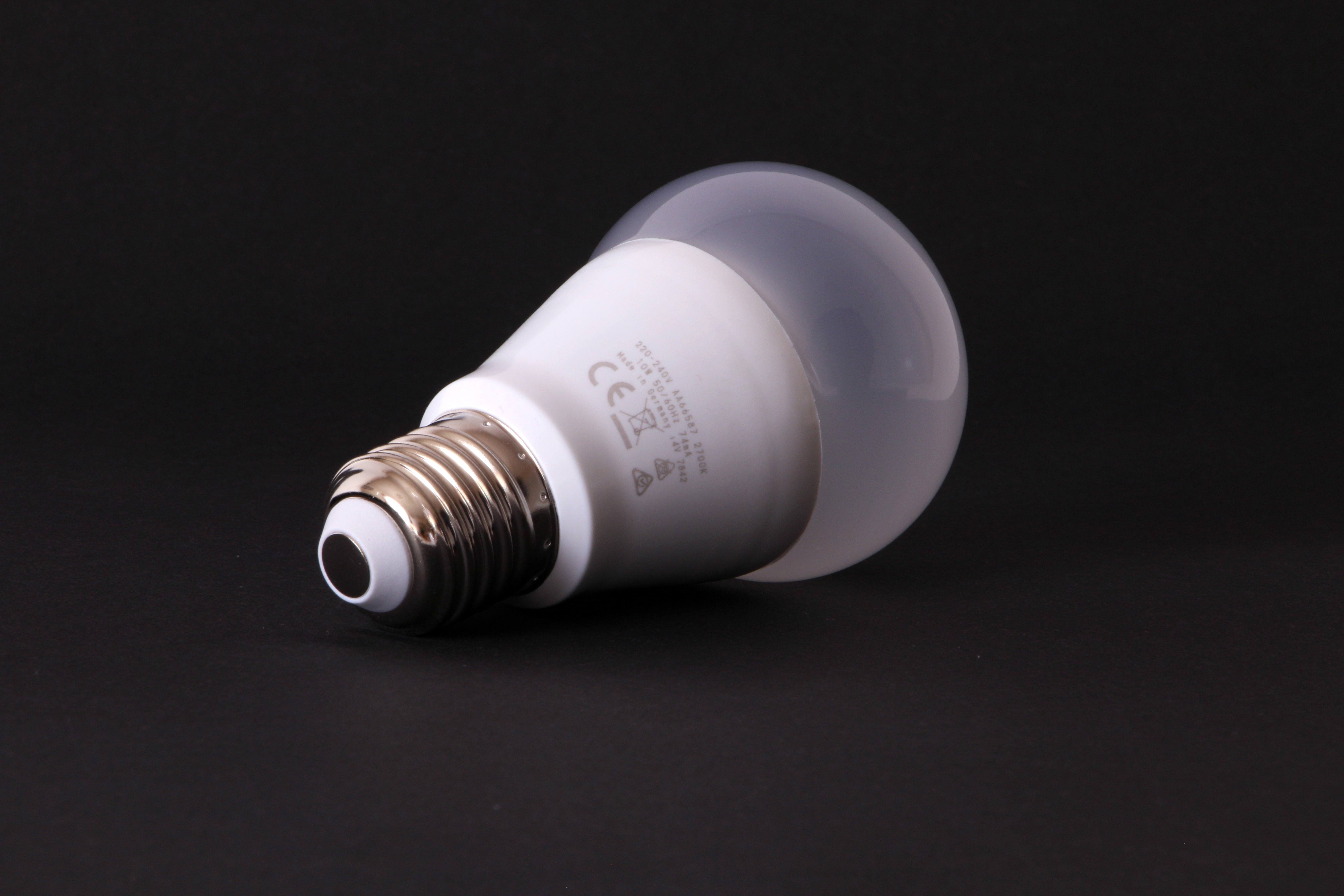 9 Migliori Lampadine LED Più Luminose (Guida 2022) – Pro Contro