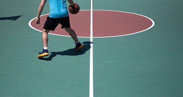 Cinque vantaggi di giocare a basket secondo gli esperti. Nike IT